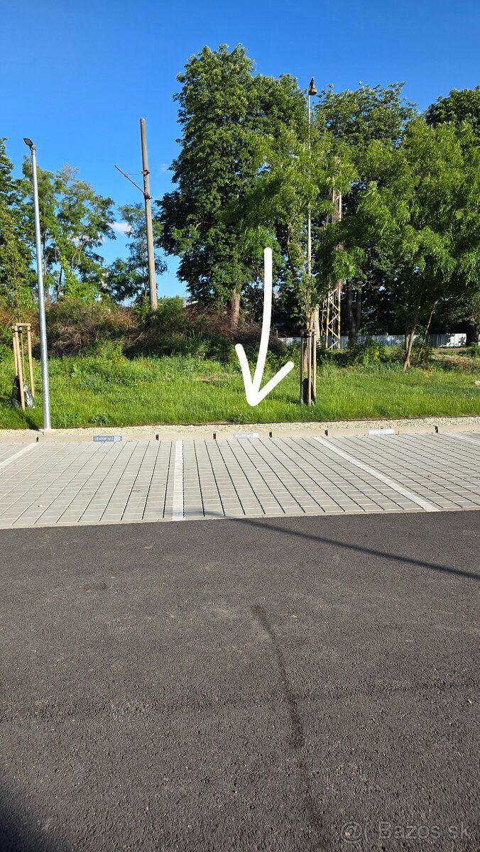 Ponúkam na prenájom vonkajšie parkovacie státie na ulici Vla