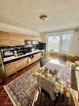 🏡Ponúkame na predaj priestranný 5‑izbový dvojpodlažný rodinn