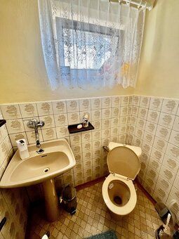 🏡Ponúkame na predaj priestranný 5‑izbový dvojpodlažný rodinn