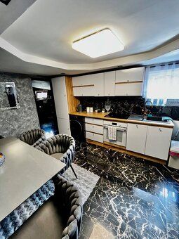 🏡Ponúkame na predaj kompletne zrekonštruovaný a zariadený 4‑