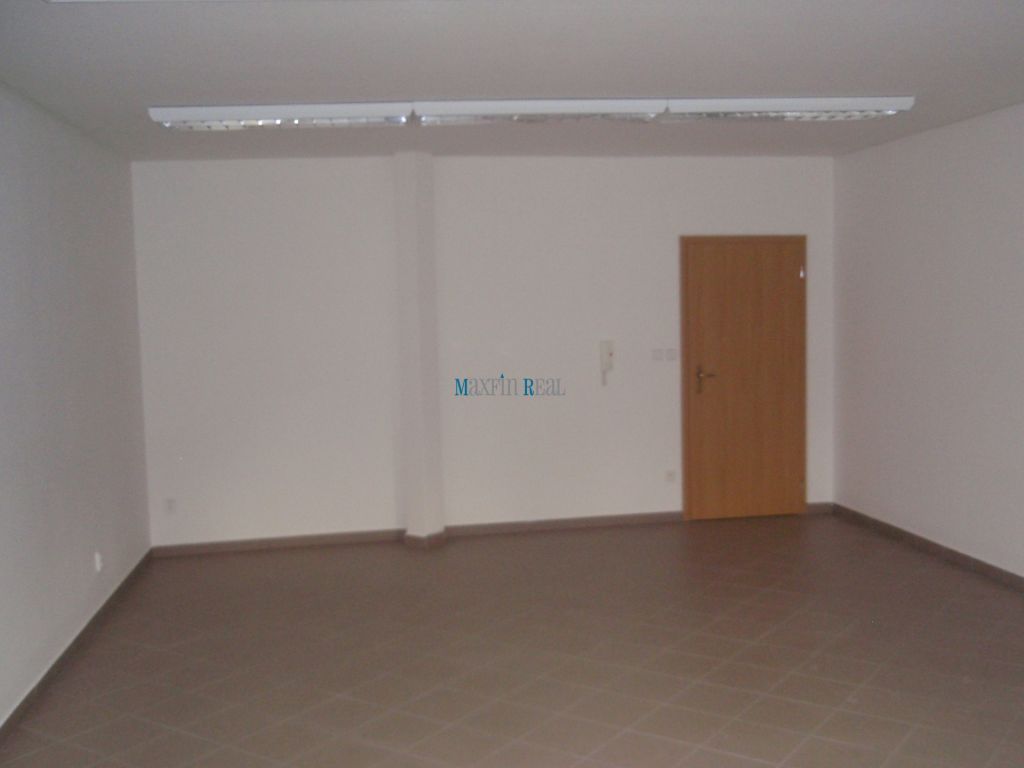Ponúkame na prenájom kancelárske priestory s výmerou 42 m², 
