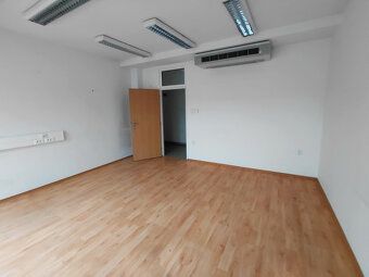 Prenajme administratívne priestory v 3 – podlažnej budove v 