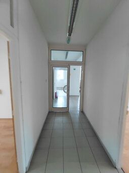 Prenajme administratívne priestory v 3 – podlažnej budove v 