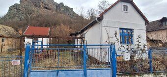 Vo výhradnom zastúpení ponúkame na predaj útulnú, romantickú