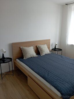 Ponúkame na prenájom moderný, veľký 43 m2 byt, vkusne komple