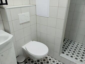 Ponúkame na prenájom moderný, veľký 43 m2 byt, vkusne komple