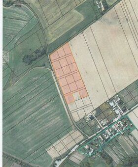 Predam stavebny pozemok parcela 3700/122 a 3700/33. Cely ma 