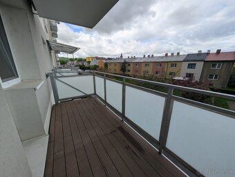Ponúkame Vám na predaj čiastočne zrekonštruovaný 2,5- izbový