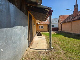 Moravské Lieskové – veľký pozemok, výborná dostupnosť a dom 