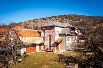 Ponúkame Vám na predaj rodinný dom v obci Dlhá Ves v pôvodno