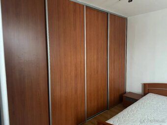 Sprostredkujeme prenájom veľkého 3 izbového bytu s balkónom 