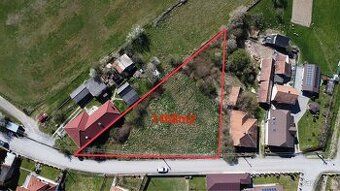 Ponúkame na predaj slnečný pozemok o výmere 1468 m², ideálny