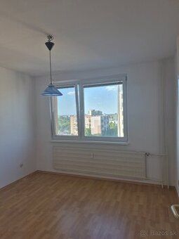 Predám 4 izbový byt vo výmere 100m2. , Nábrežná