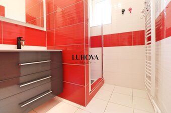 LUHOVA reality Vám výhradne ponúka na predaj priestranný 5-i