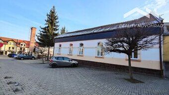 NA PREDAJ: Zabehnutá prevádzka kebabu v centre Lučenca – Vaj