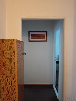 Kontaktovať tel. 0907 279 564.Dame do prenájmu veľký 54m2 , 