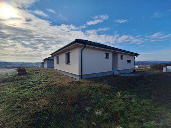Ponúkame na predaj rodinný dom typu bungalov (novostavba vo 