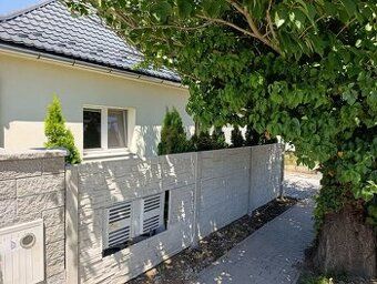 Ponúkame na predaj moderný 3-izbový rodinný dom vo vyhľadáva