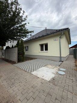 Ponúkame na predaj moderný 3-izbový rodinný dom vo vyhľadáva