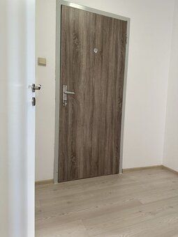 RE/MAX realitná kancelária ponúka na prenájom nezariadený 3i