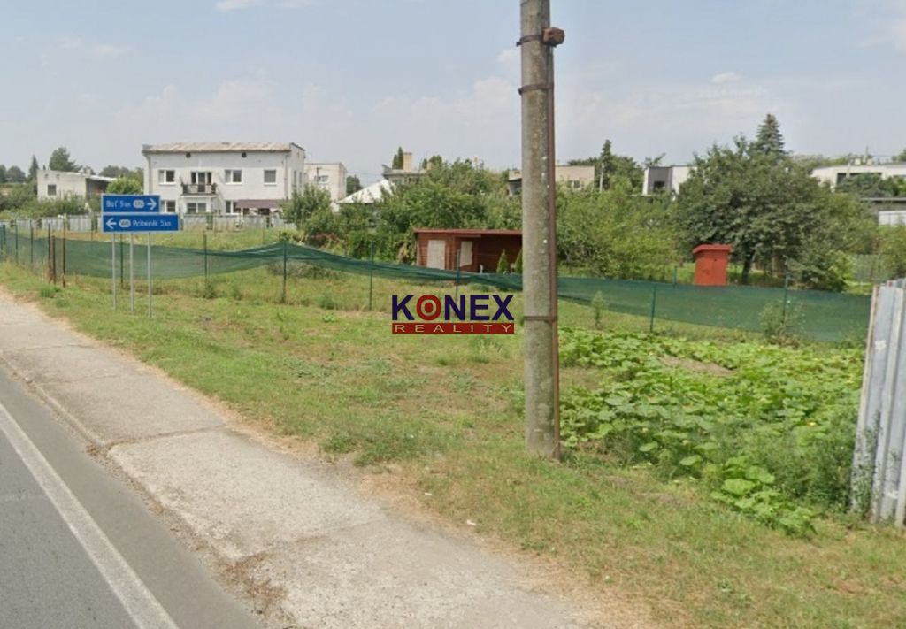ID:9308
Ponúkame na predaj pozemok v Kráľovskom Chlmci:
 - p