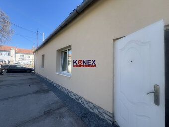 ID:9454
Ponúkame na predaj podnikateľský objekt s tromi samo