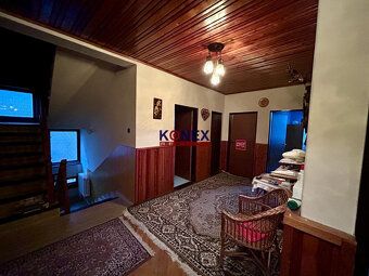 ID:9553
Ponúkame Vám na predaj poschodový rodinný dom vo Vra
