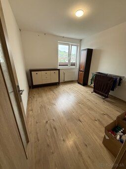 Ponúkam na prenájom 3-izbový byt o výmere 57,8 m² v obci Niž