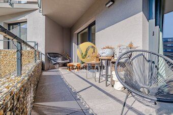 Juraj Kolárik +421 918 938 737 email:
V2 Real Estate ponúka 