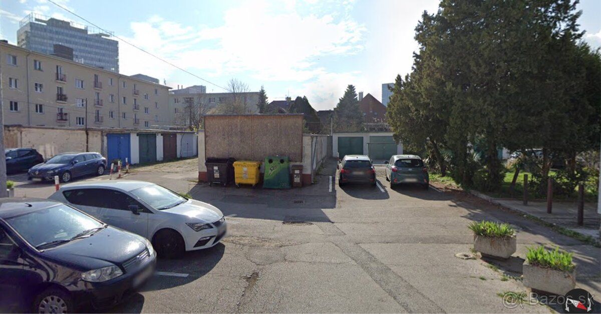 Prenajmem veľkú garáž 27 m² s montážnou jamou.
Ponúkam na pr