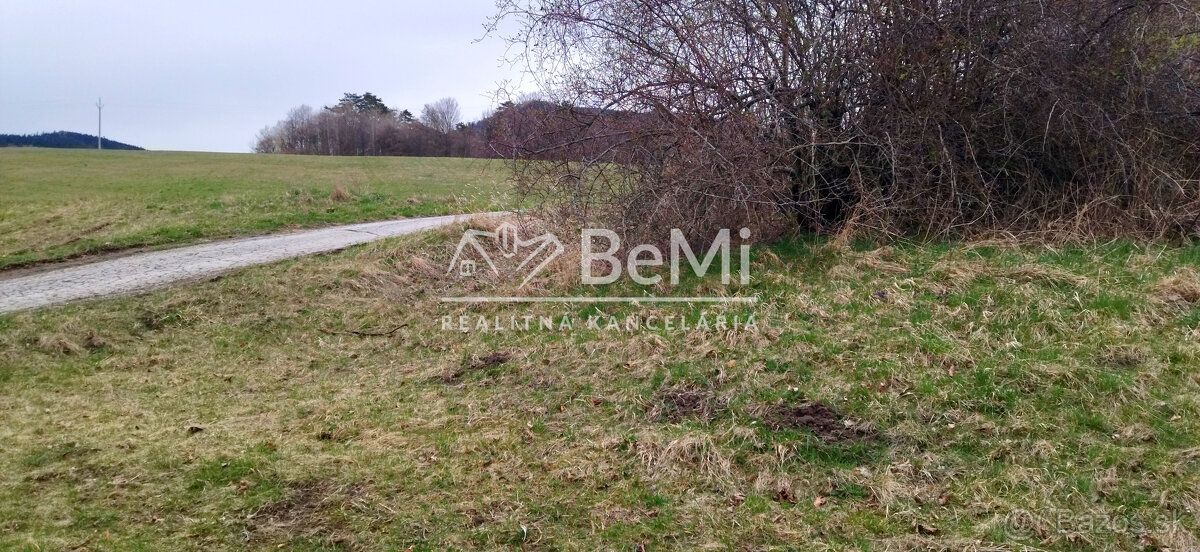 Pnúkame na preda pozemok s možnosťou stavby chatky alebo dom