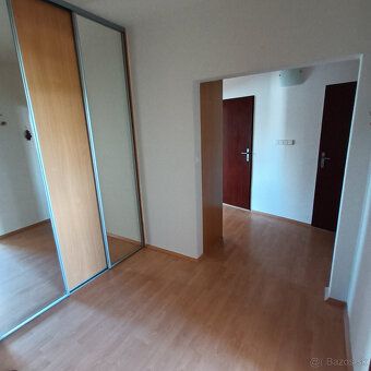 Dám do prenájmu 4 izbový byt v slepej, tichej ulici na zač. 