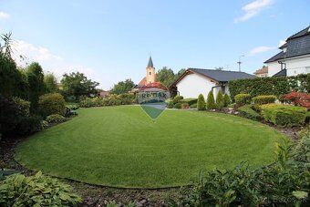 Realitná kancelária RE/MAX ponúka exkluzívne na predaj vilu 