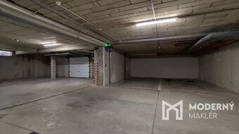 Typ: Garáže a parkovacie miesta Ulica: - Obec: Bánovce nad B