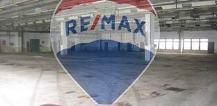 RE/MAX ponúka na predaj ROZSIAHLÝ pozemok 84400m2 s budovami