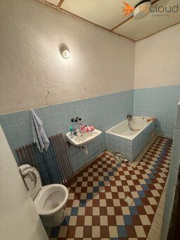 🏡 Rodinný dom s veľkým pozemkom, ovocnou záhradou a potenciá