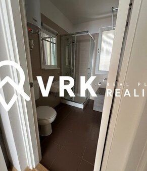 Ponúkame na predaj krásny 2-izbový apartmán v prímorskom mes