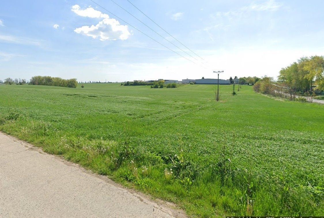 Ponúkame na predaj pozemok o výmere 59 572 m², nachádzajúci 