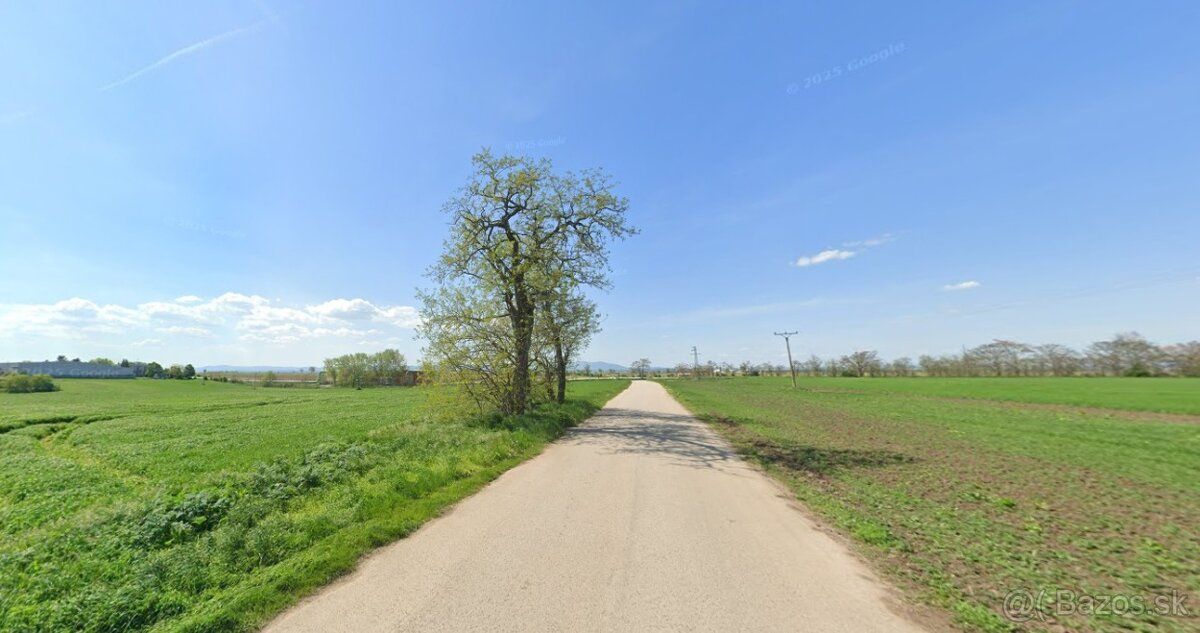 Ponúkame na predaj pozemok o výmere 59 572 m², nachádzajúci 
