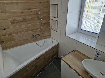 Ponúkame na predaj 3-i byt s výmerou 74 m2. Byt sa nachádza 