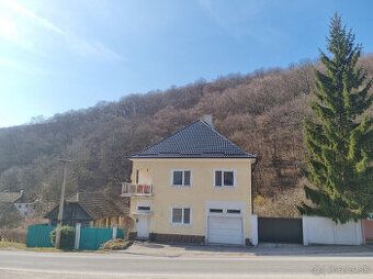 Cena: 416.000 € Lokalita: obytná zóna Pod Kamennou, Marhuľov