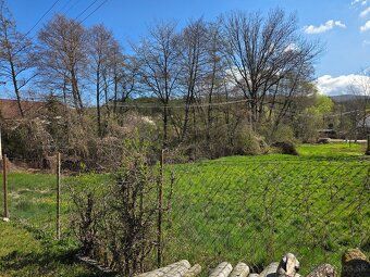 Ponúkam na predaj pozemok v obci Krnča s rozlohou 950 m2. Po