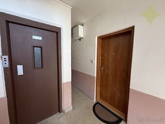 Na predaj útulný 2 - izbový byt s loggiou na Etape, Žiar nad