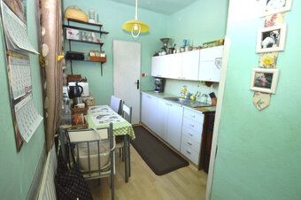 Ponúkam na predaj v k.ú. Devín, priamo centrum na ul. Lomnic