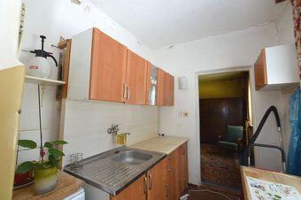 Ponúkam na predaj v k.ú. Devín, priamo centrum na ul. Lomnic