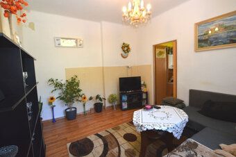 Ponúkam na predaj v k.ú. Devín, priamo centrum na ul. Lomnic