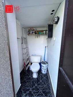 Ponúkame na predaj útulnú chatu s krásnou záhradou v malebne