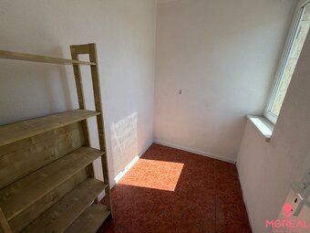 Ponúkame vám na predaj 3 izbový byt s balkónom / logiou/ o v