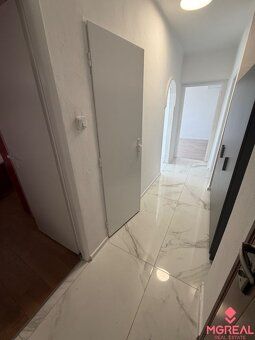 Ponúkame vám na predaj 3 izbový byt s balkónom / logiou/ o v