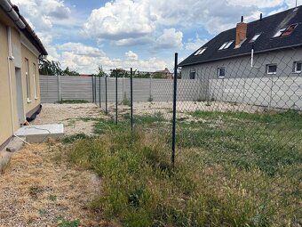 Dám do prenájmu dom v centre Šurian, dom je po čiastočnej re